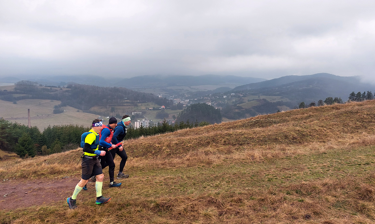 Banská Belá pod nami, sivota nad nami. Banská_Belá_pod_nami,_sivota_nad_nami.